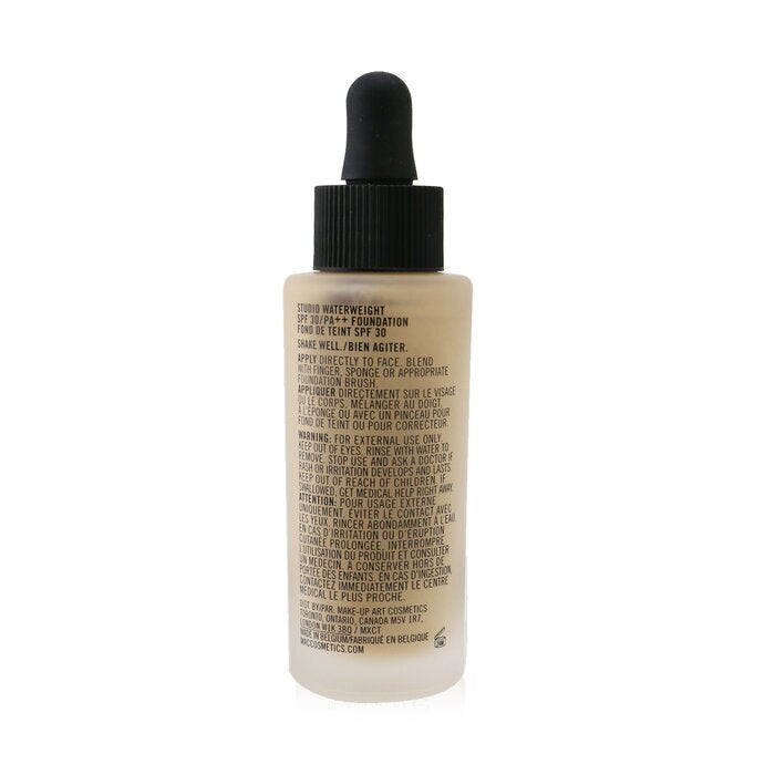 MAC Studio Waterweight Foundation SPF 30 – Nr. NC25 (Hell mit goldenem Pfirsich-Unterton) 30 ml/1 oz