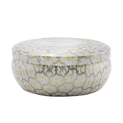 Voluspa 3-Docht-Dekorationskerze in Dose – Suede Blanc 340 g/12 oz
